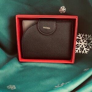 Oleada Passport Holder (Caviar)